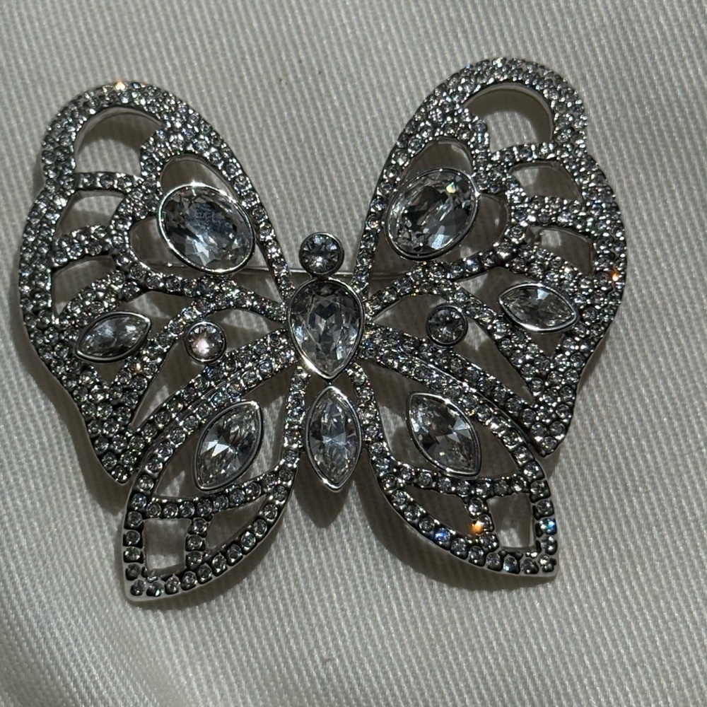 SWAROVSKI Venera Crystal Brooch White Butterfly - Picture 2 of 8